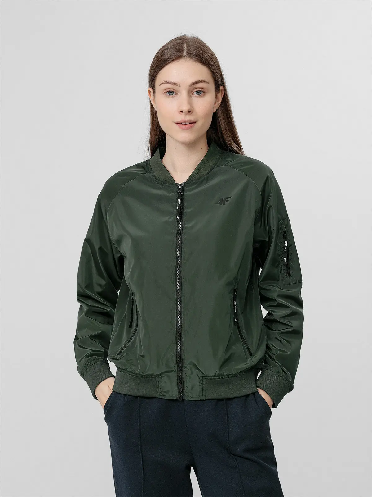 4F H4L22-KUDC004 KHAKI Dámská bunda US XS H4L22-KUDC004 KHAKI