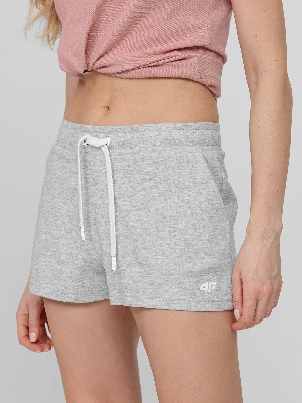4F H4L22-SKDD350 COLD LIGHT GREY MELANGE Dámské kraťasy US XL H4L22-SKDD350 LIGHT GREY MEL