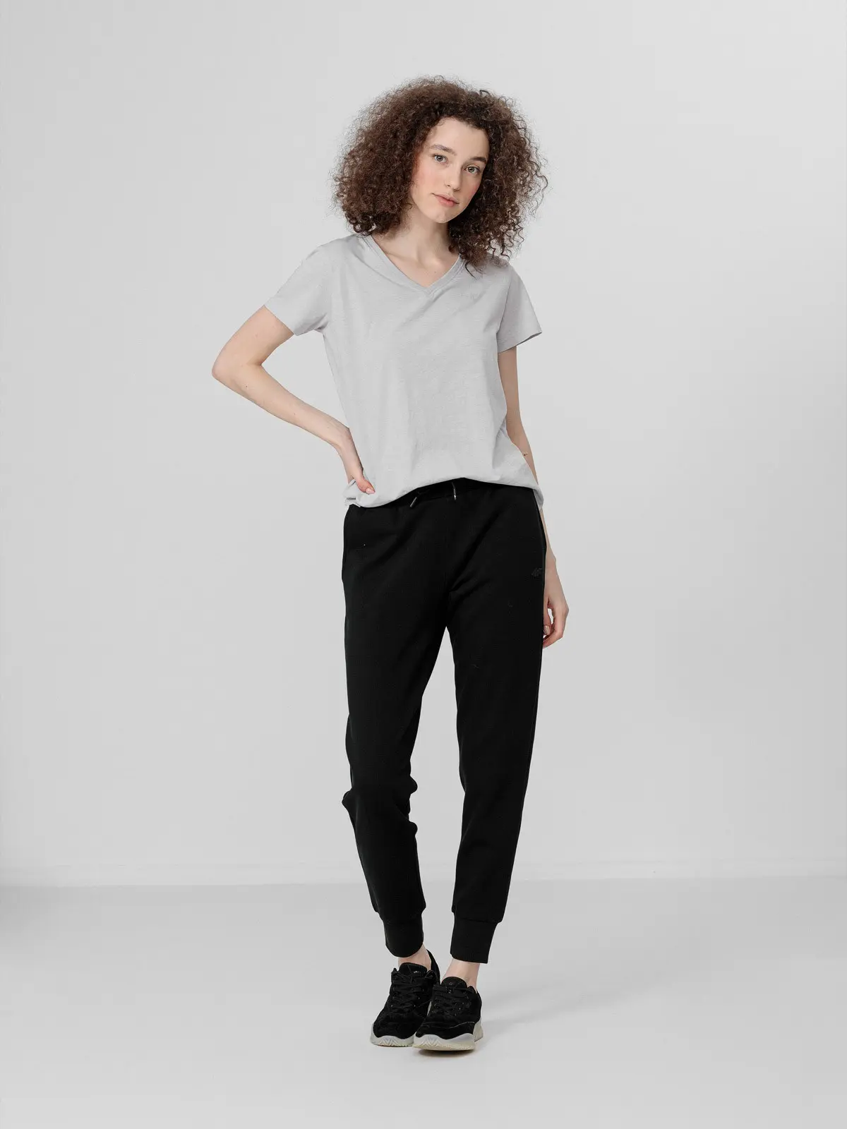 4F H4Z22-SPDD350 DEEP BLACK Dámské tepláky US