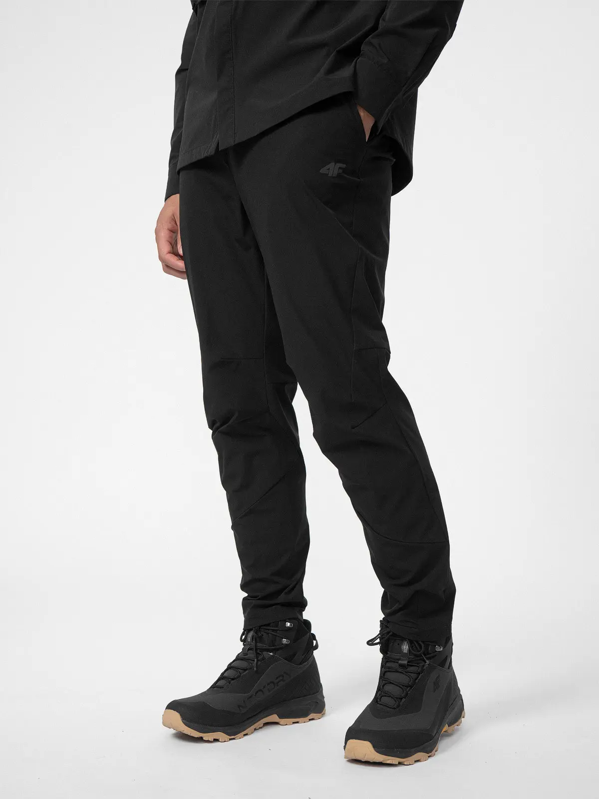 4F 4FSS23TFTRM092 DEEP BLACK Pánské kalhoty US