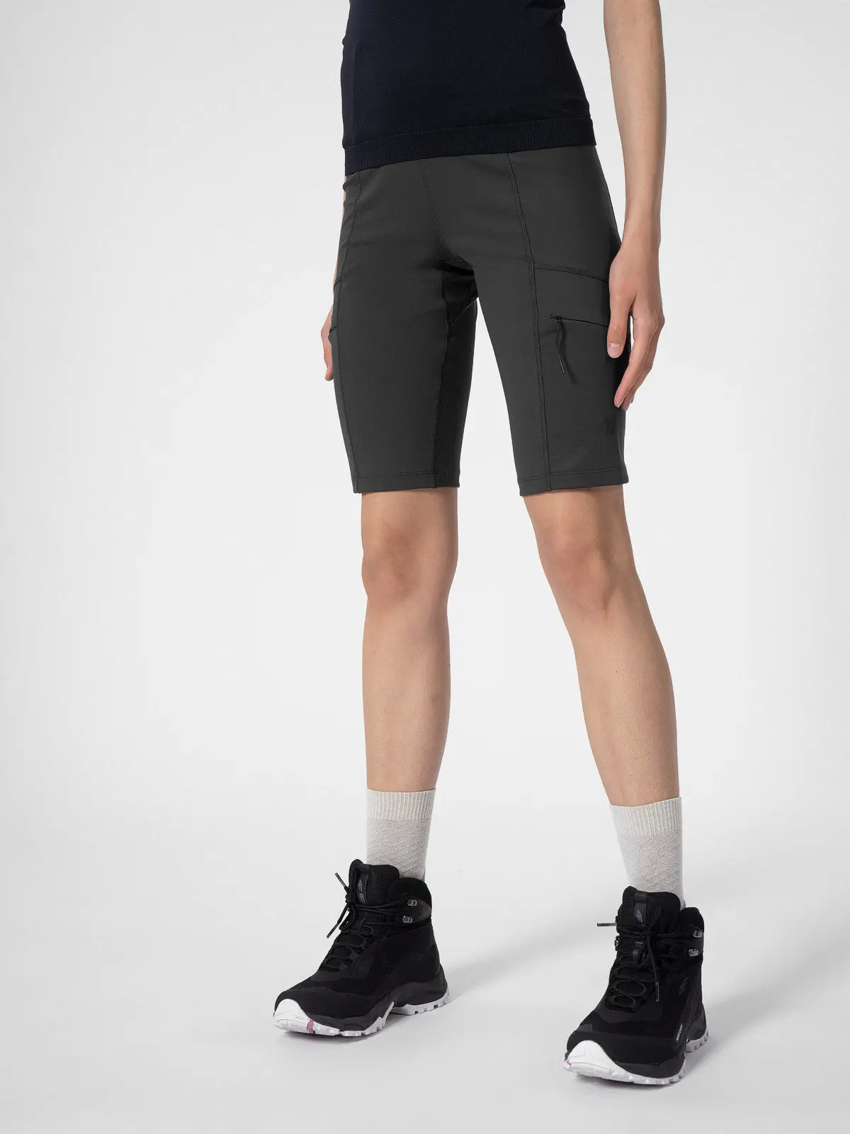 4F 4FSS23TFSHF169 ANTHRACITE Dámské trekingové kraťasy US