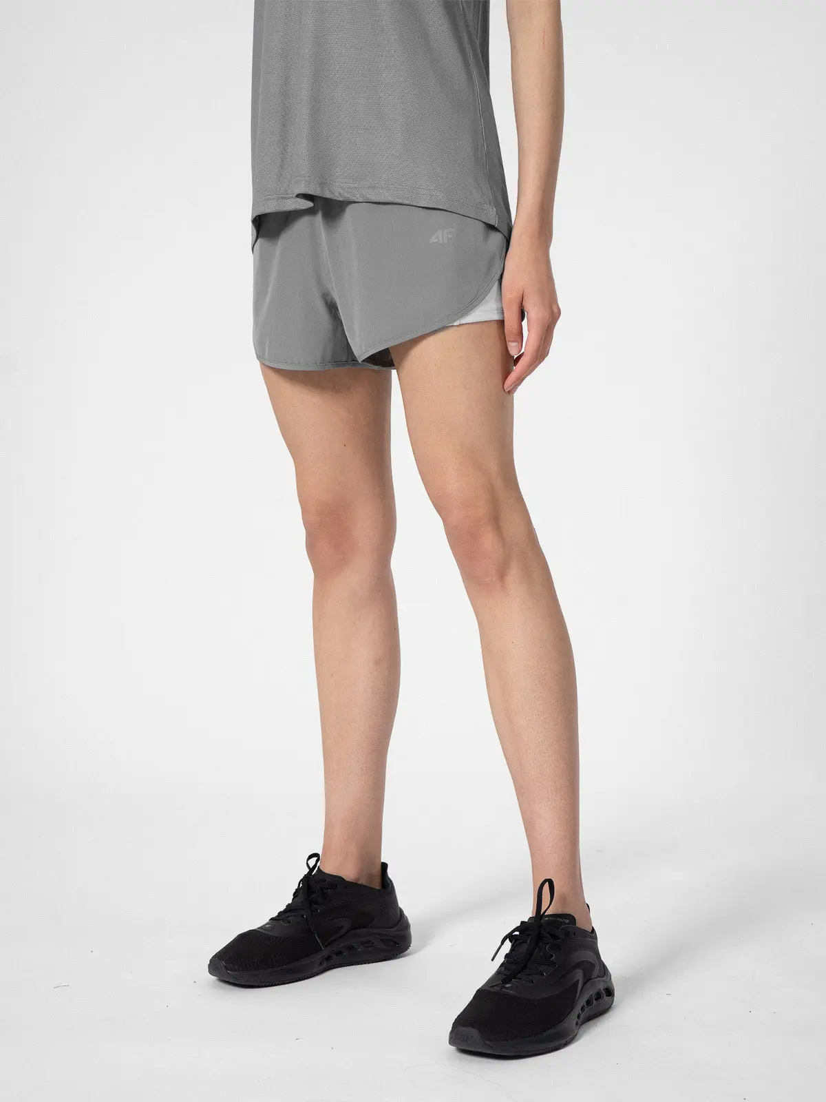 4F 4FSS23TFSHF141 MIDDLE GREY Dámské sportovní kraťasy US