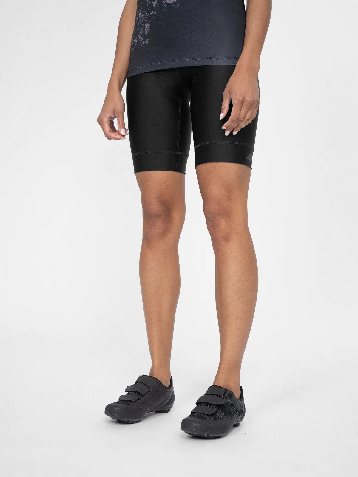4F 4FSS23TFSHF158 DEEP BLACK Dámské kraťasy na kolo US XL 4FSS23TFSHF158 DEEP BLACK