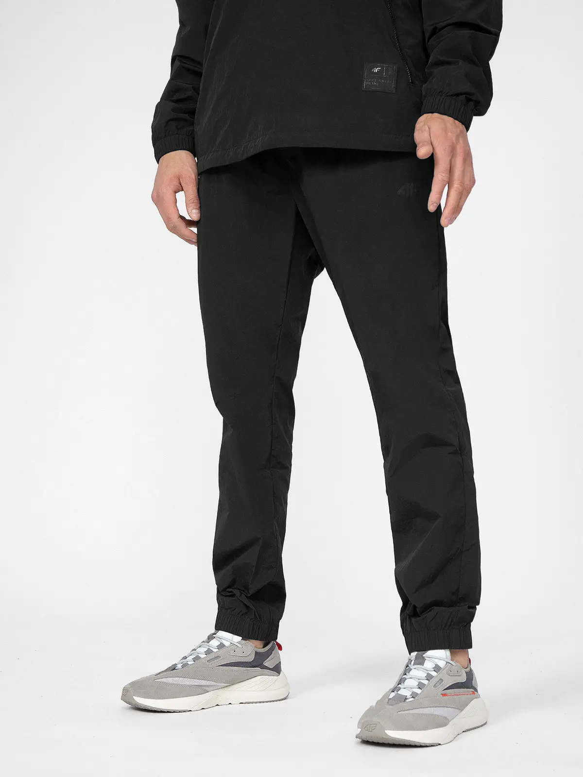 4F 4FSS23TTROM295 DEEP BLACK Pánské tepláky US