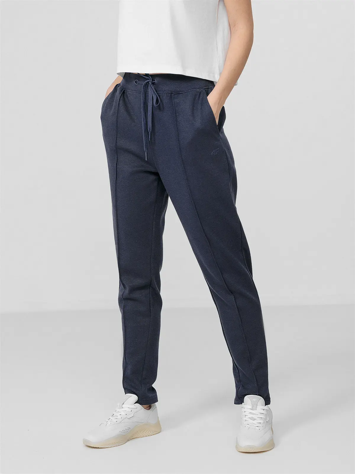 4F H4L22-SPDD014 NAVY Dámské tepláky US XS H4L22-SPDD014 NAVY