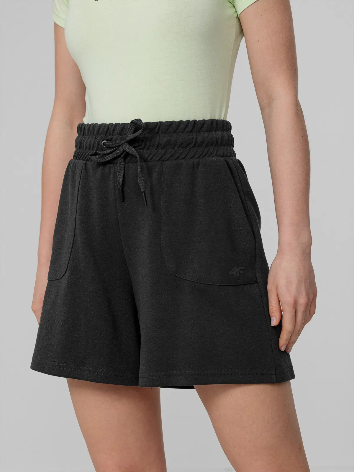4F H4L22-SKDD010 ANTHRACITE Dámské kraťasy US