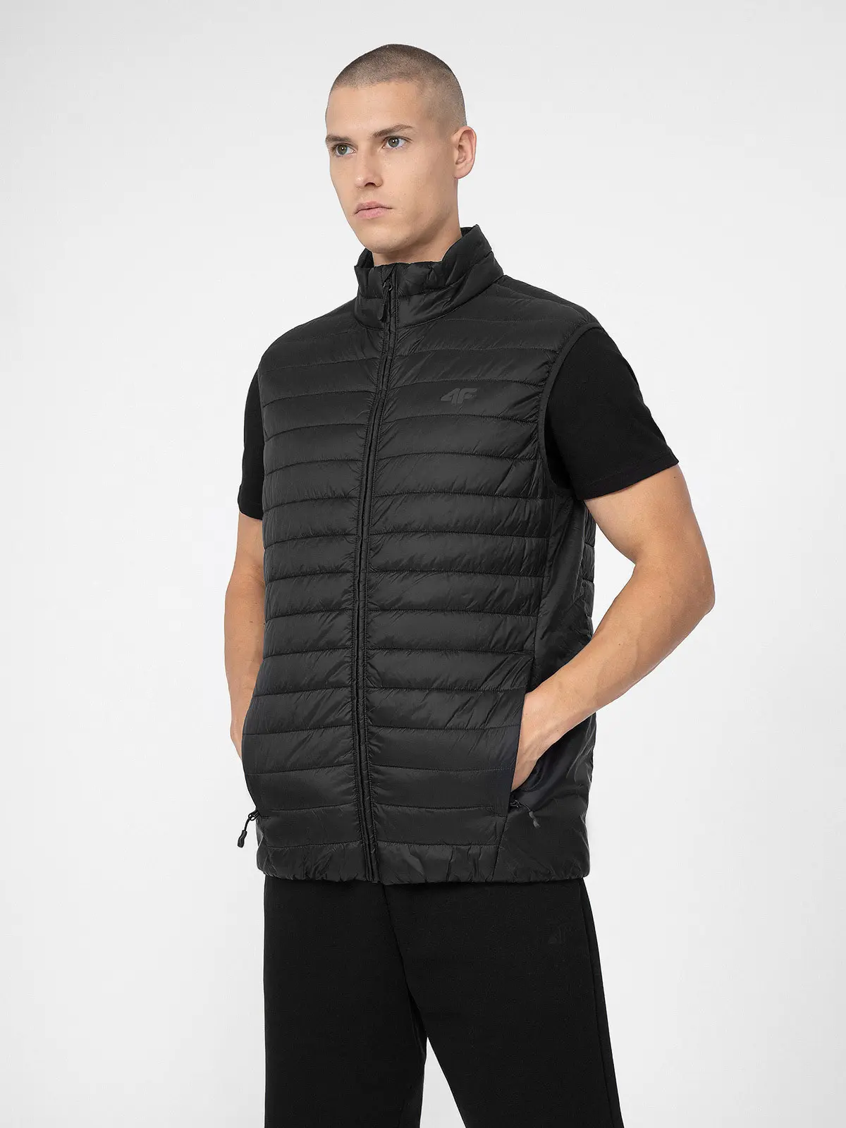 4F 4FSS23TDJAM082 DEEP BLACK Pánská vesta US