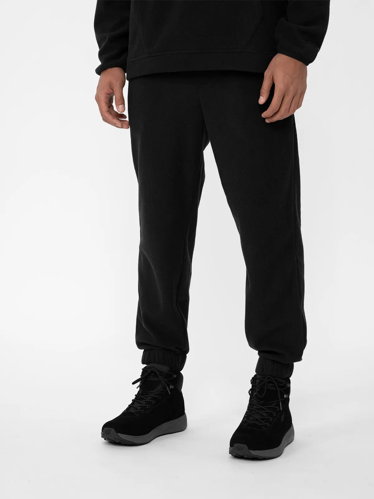 4F 4FAW23TTROM470 DEEP BLACK Pánské tepláky US