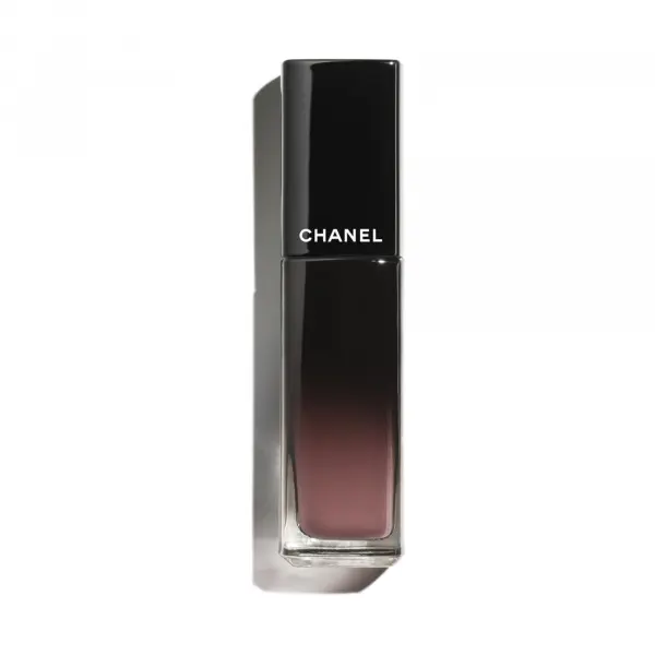 CHANEL ROUGE ALLURE LAQUE TEKUTÁ RTĚNKA S DLOUHOTRVAJÍCÍM LESKEM - 63 ULTIMATE 5.5ML 5 ml