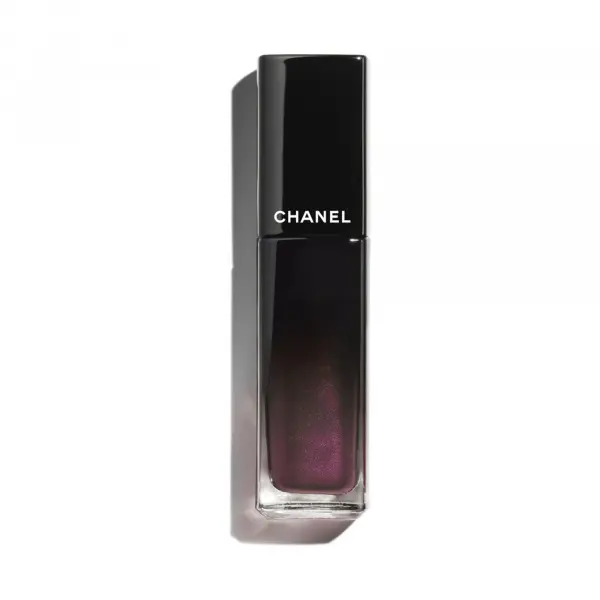 CHANEL ROUGE ALLURE LAQUE TEKUTÁ RTĚNKA S DLOUHOTRVAJÍCÍM LESKEM - 559 NÉBULEUSE 5.5ML 5,5 ml