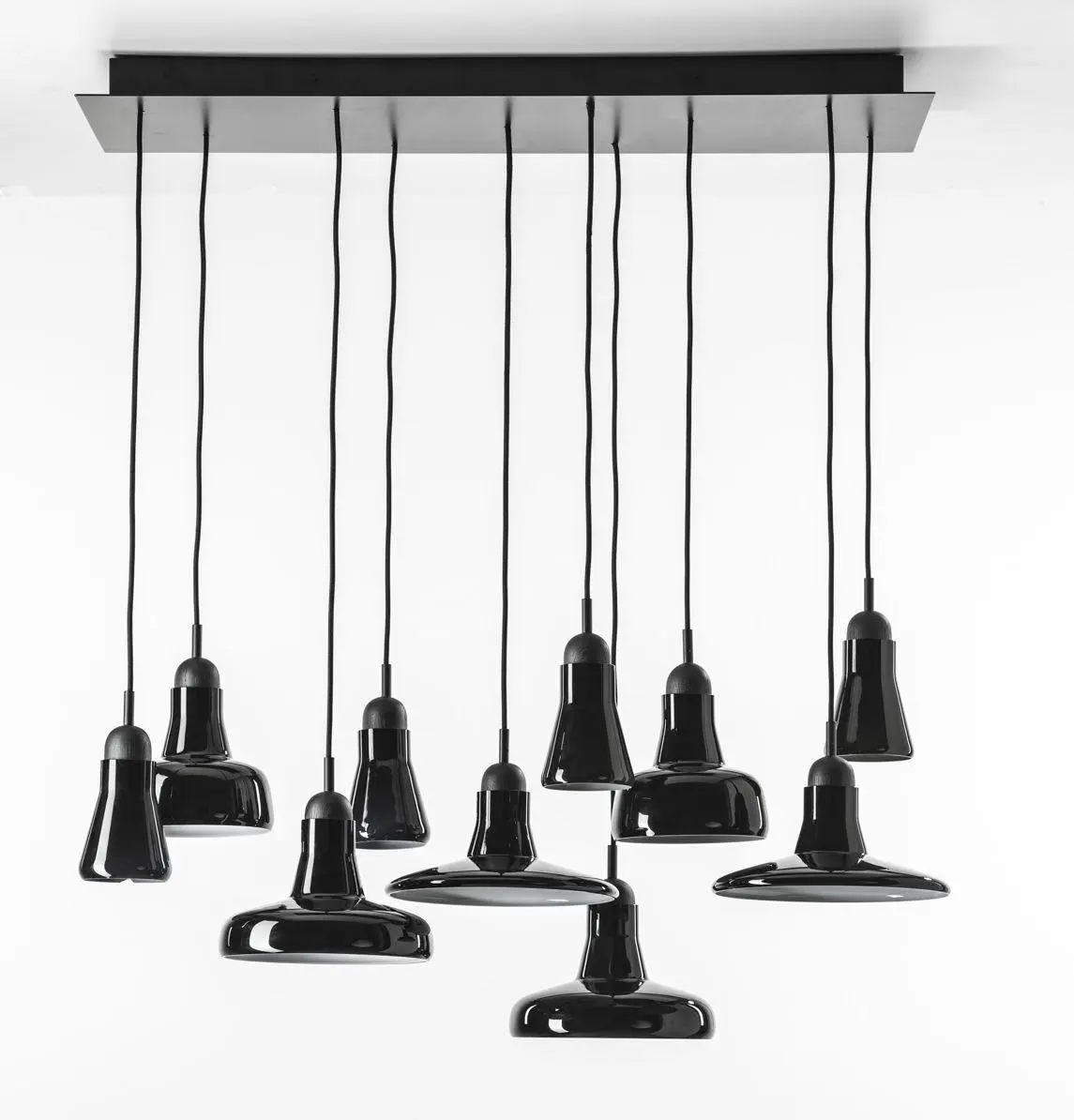 BRO PC00921_029 Shadows set rectangular large, závěsné svítidlo, ručně foukané sklo, lesklá černá / černý dub / černý kabel, 10x5W LED GU10 dim, 100x36cm - BROKIS A