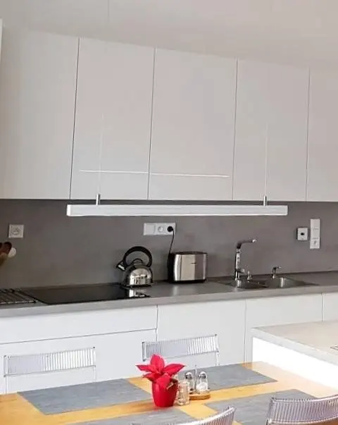 ALU 2627.006.WH VÝPRODEJ - Závěsné svítidlo LED 1400lm 14W 4000K bílé 1m stmívatelné na dotyk - ALUMIA
