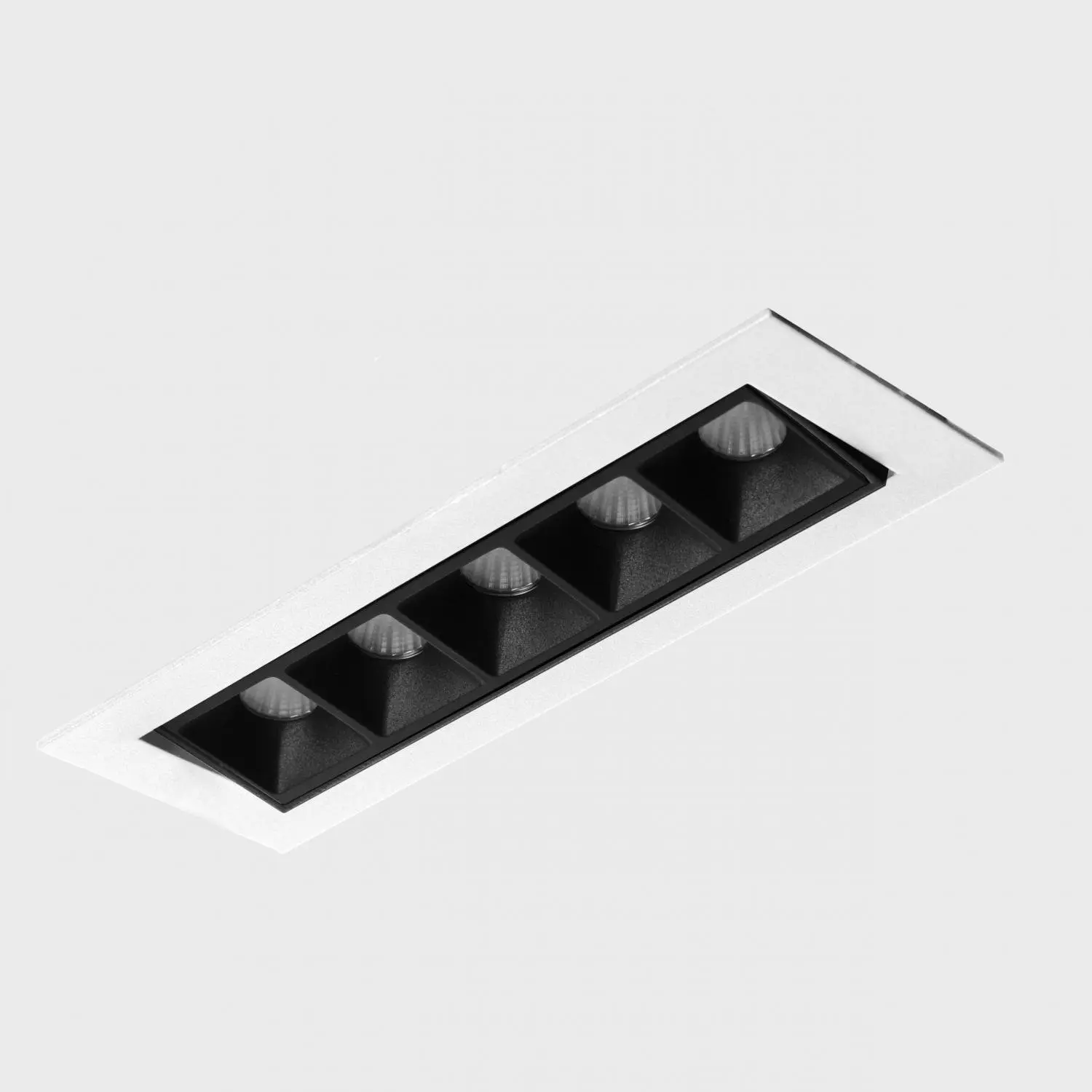 KOHL LIGHTING KOHL-Lighting NSES TILT zapuštěné svítidlo s rámečkem 167x58 mm bílá-černá 10 W 30D CRI 90 2700K DALI