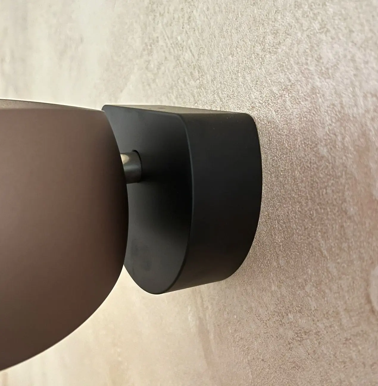 OL 40-845-10-23X VÝPRODEJ VZORKU - Základna pro nástěnné svítidlo CURVED matná černá - OLIGO