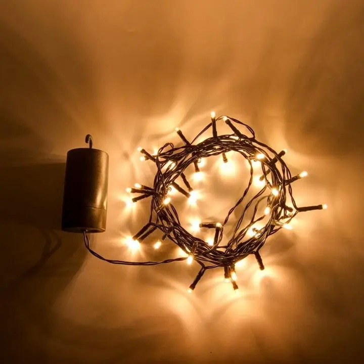 LED světýlka na baterie, venkovní, 5,2 m, teple bílá, 50 diod, tmavě zelený kabel, IP44, ovladač, 4 × AA