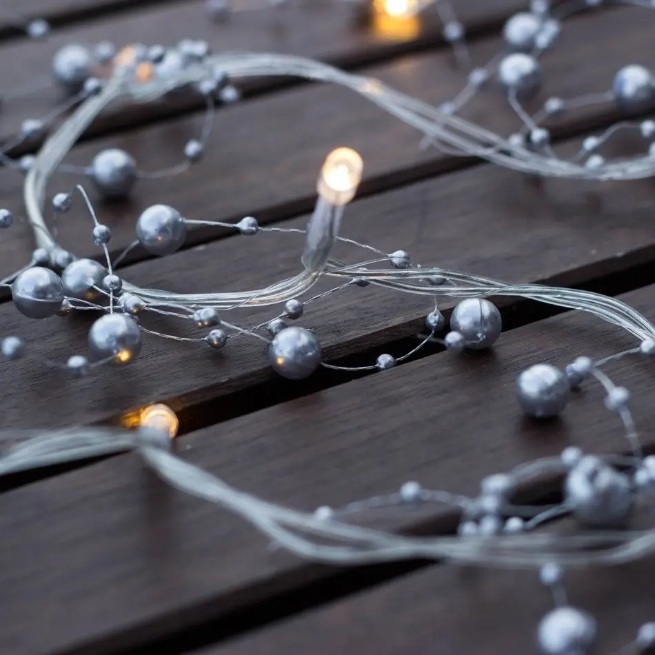 LED světýlka na baterie, perly stříbrné, 1,3 m, teple bílá, 10 diod, čirý kabel, IP20 interiér, 2 × AA