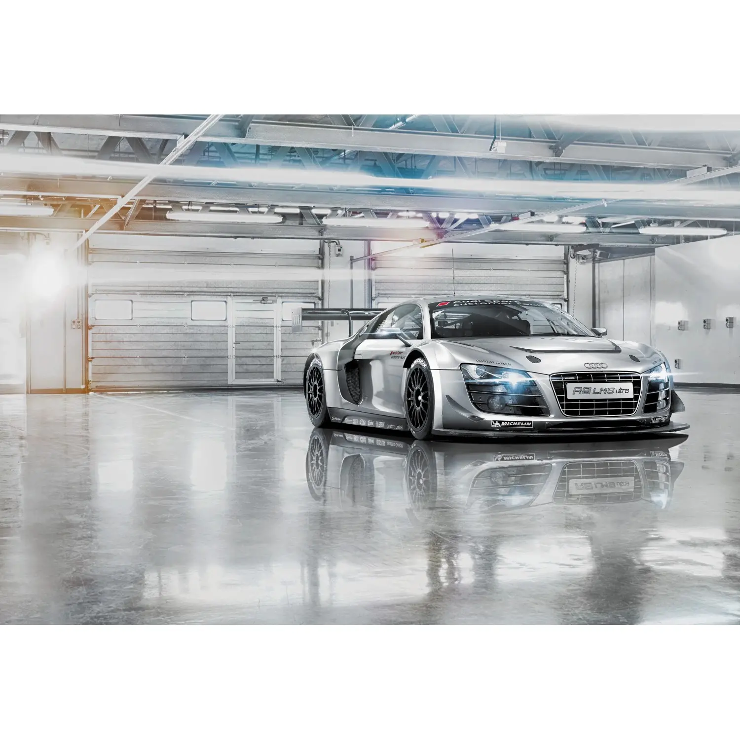 Komar Papírová fototapeta Audi R8 Le Mans 368 x 254 cm