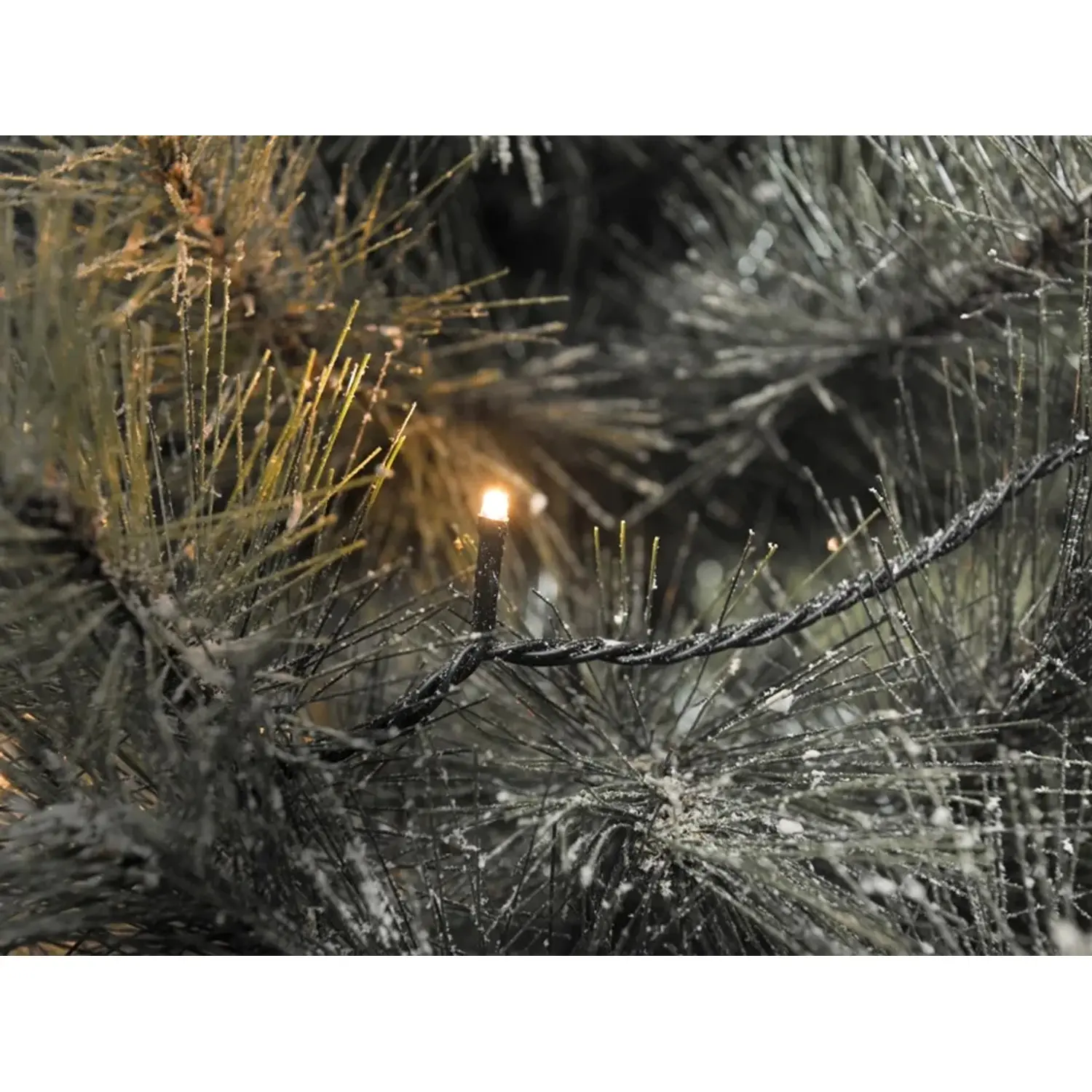 Konstsmide LED světelný řetěz 200 mikro žárovek jantarová barva