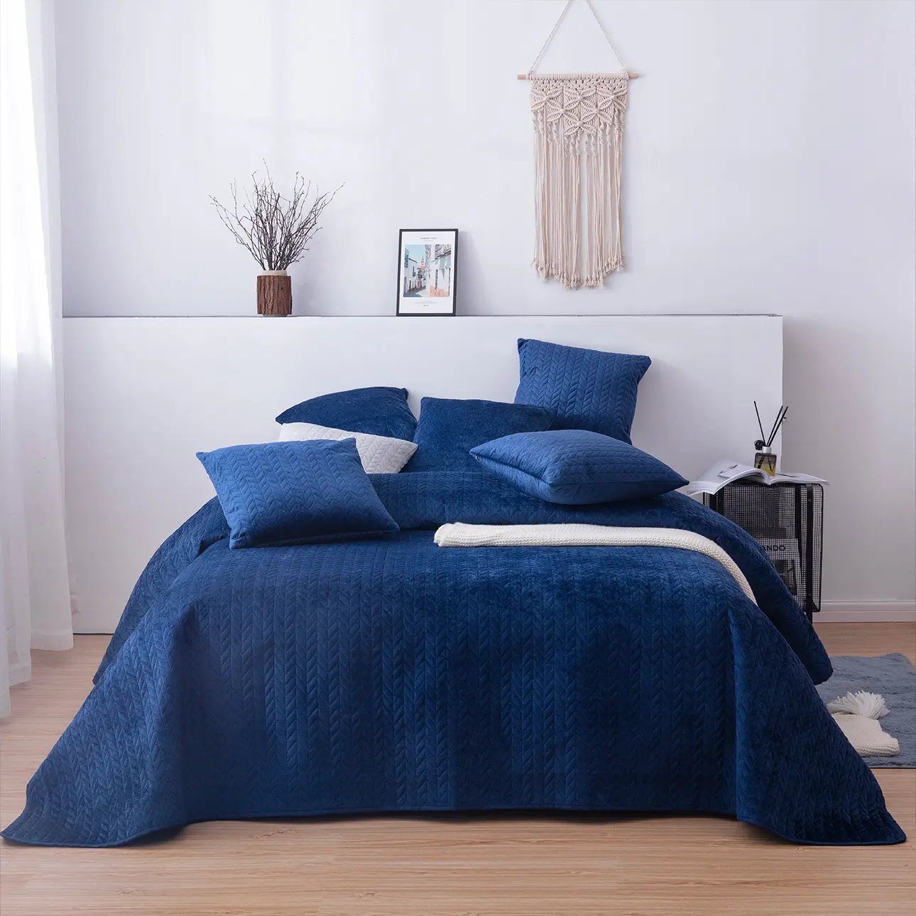 Dekoria Sametový přehoz Silky Touch 220x240cm royal blue, 220 x 240 cm