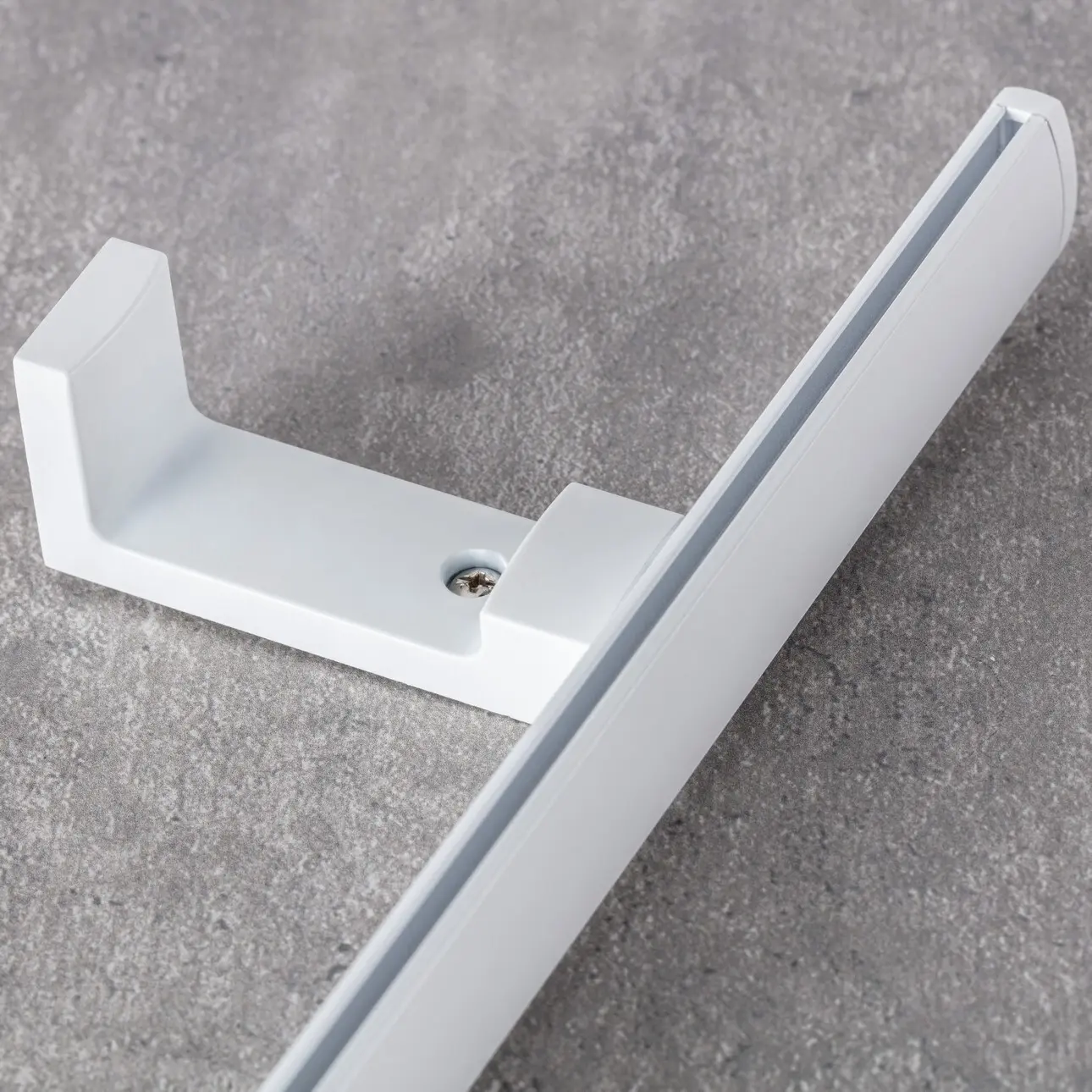 Dekoria Kovový nástěnný držák pro stropní lištu Premium white, 2,6/2,3 x 8,3/8,1 x 3,7/3,3 cm