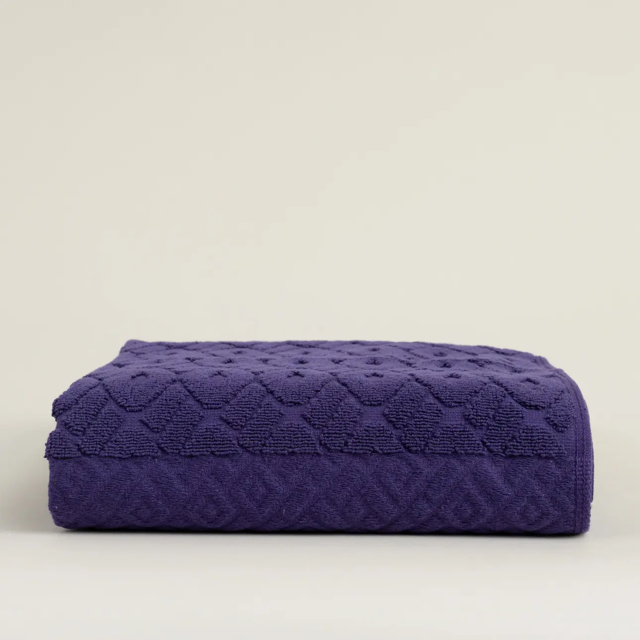 Dekoria Ručník Lattice 70x140 cm deep violet, 70 x 140 cm