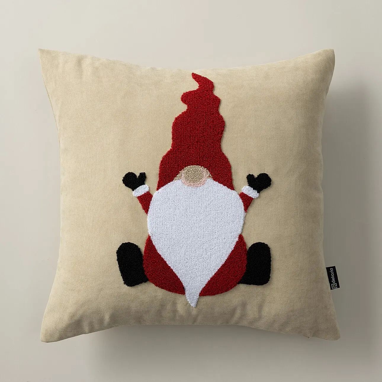 Dekoria Potah na polštář Christmas Gnome 43x43 cm, 43 x 43cm