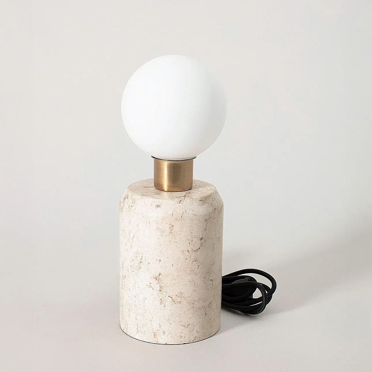 Dekoria Stolní lampa Solis 32 cm, 13x13x32 cm