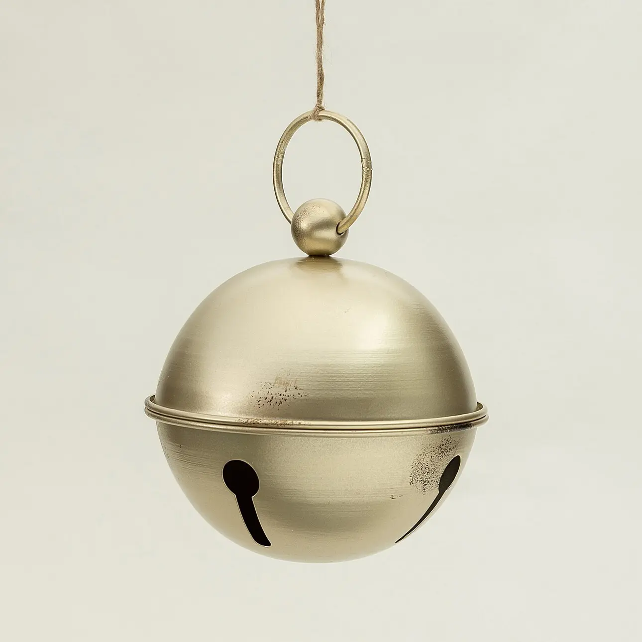 Dekoria Závěsná dekorace Golden Bell III 18x21 cm, 18x18x21 cm