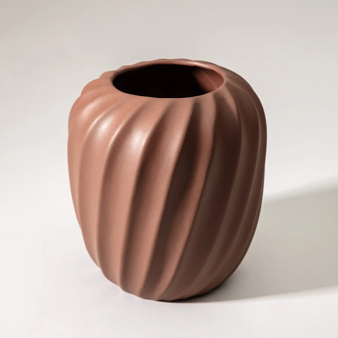 Dekoria Vase Terra Wave I 17x17x19 cm, 17x17x19 cm