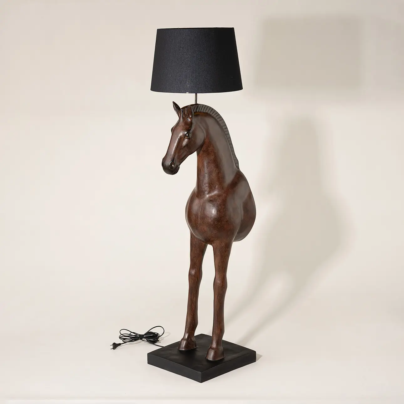 Dekoria Stojací lampa Horse 47x40x155 cm, 47x40x155 cm