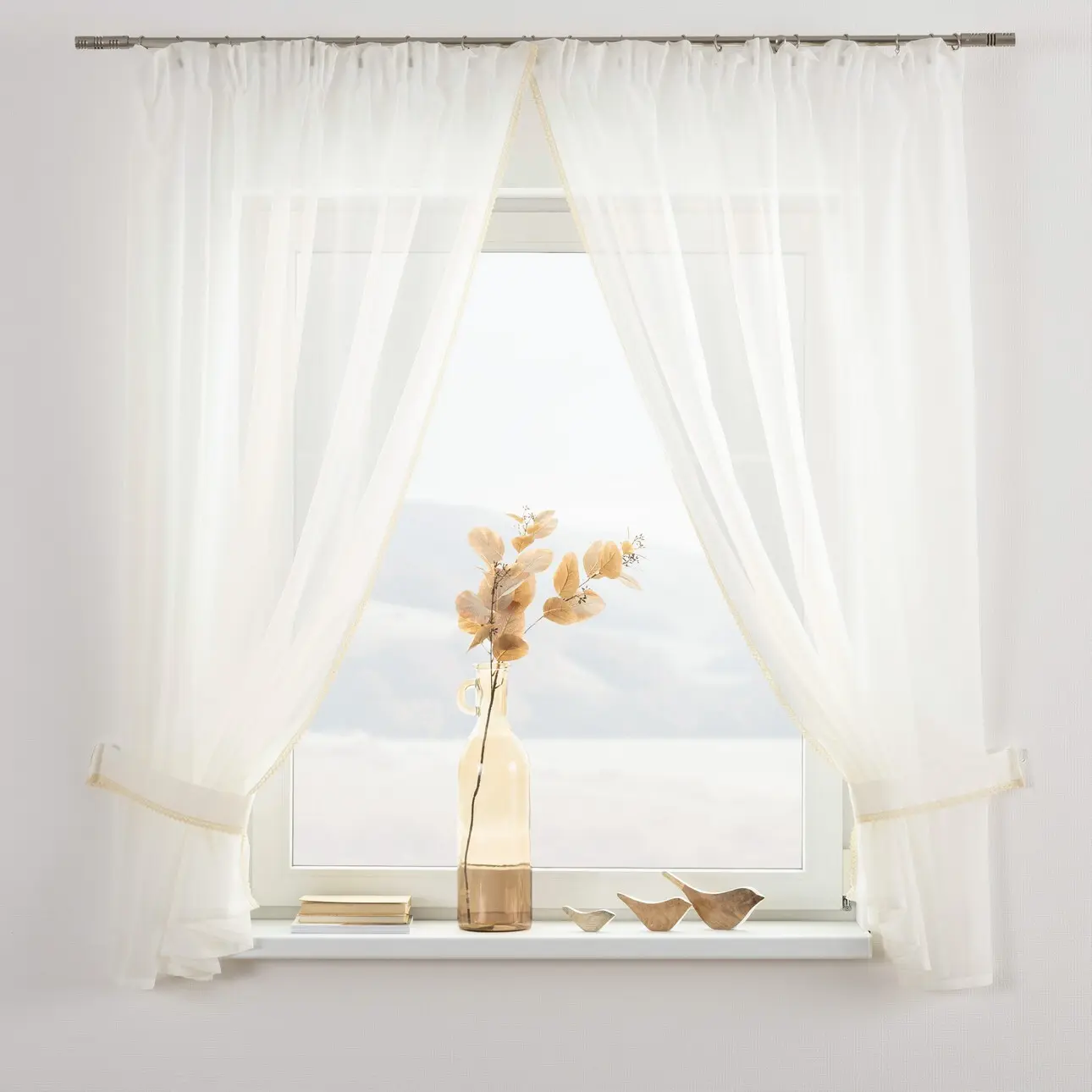 Dekoria Záclony Lily 2 ks s krajkou, krátké, ecru, 140 x 170 cm, Voile - Voál, 900-01