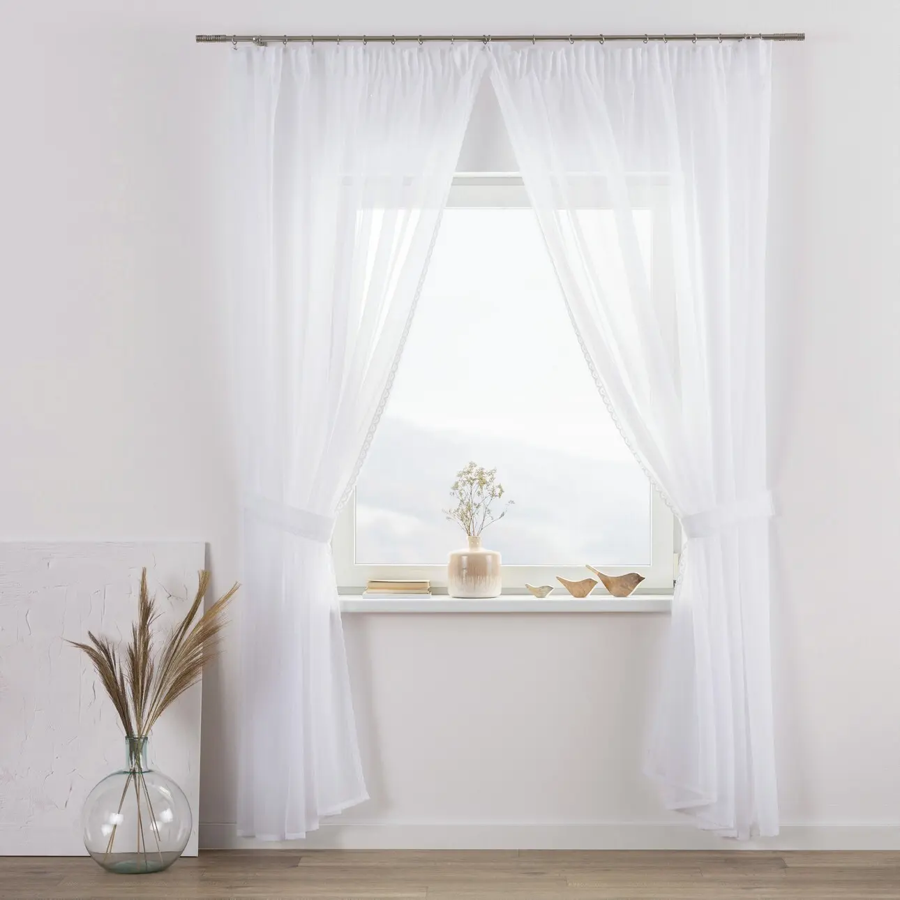 Dekoria Záclony Lily 2 ks s krajkou, dlouhé, bílá, 200 x 250 cm, Voile - Voál, 900-00