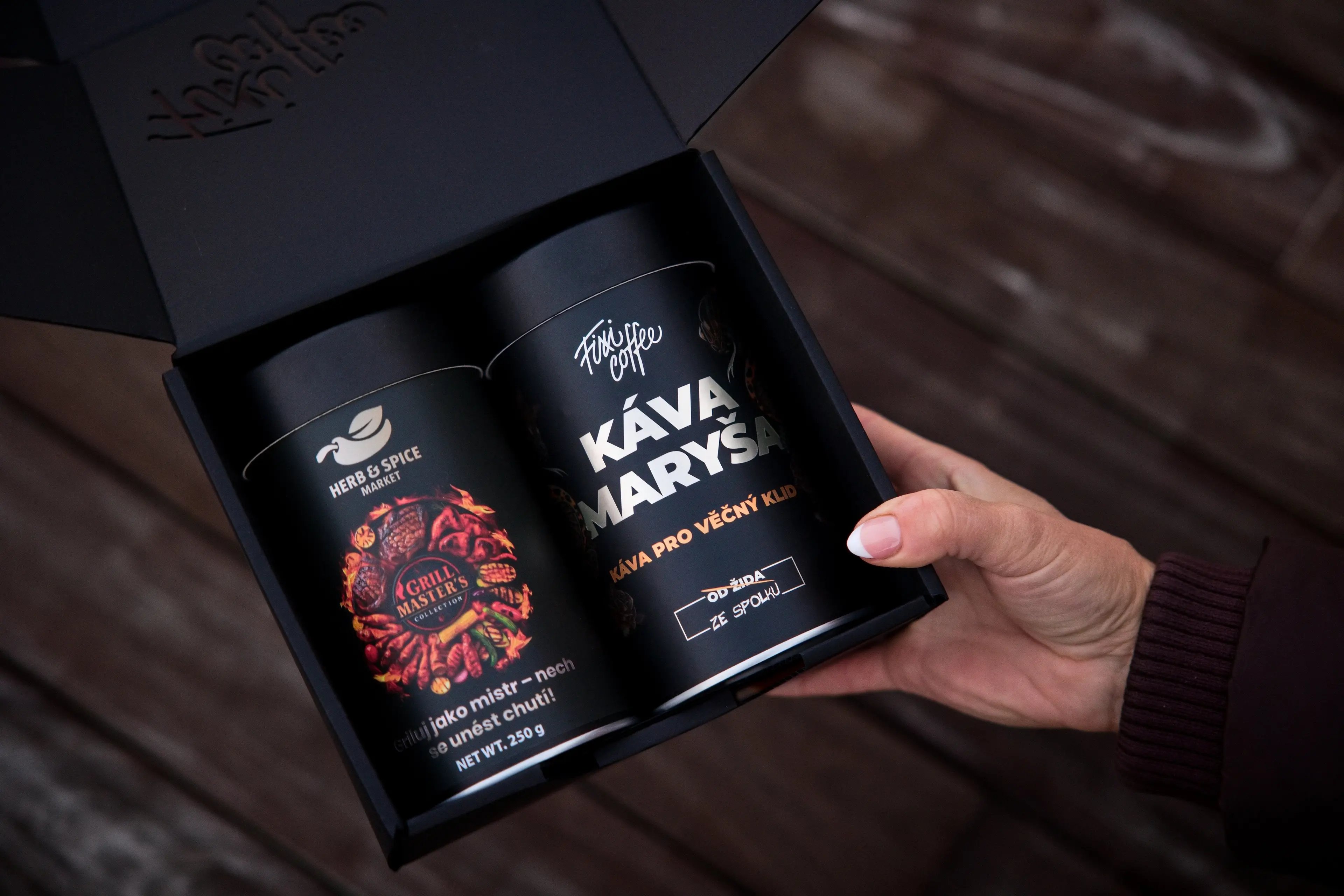 Gurmánské duo: Kolekce Grill Master & Káva Maryša (2x250 g) zrnková káva + tuba s kořením / papírová tuba / 2x250 g