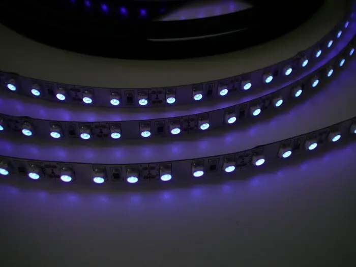 UV LED pásek 9,6W original UV čip