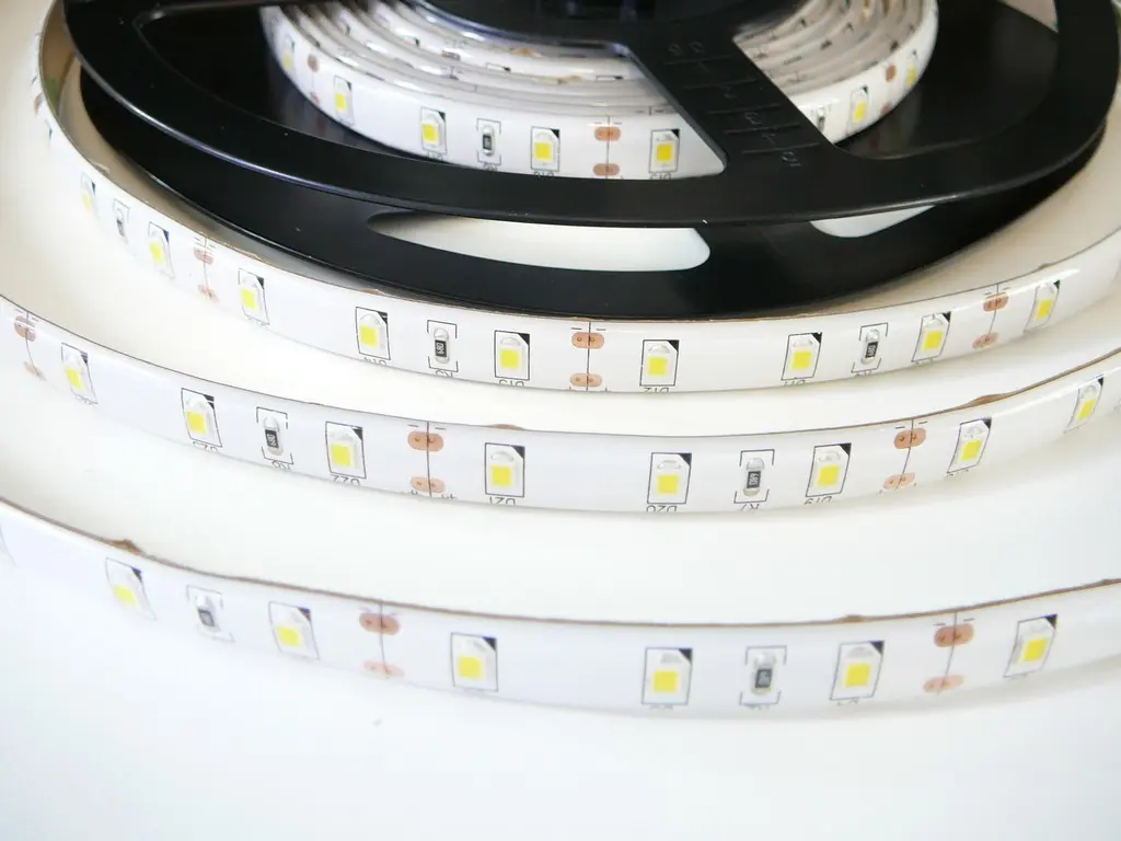 LED pásek SB3-W300 zalitý -