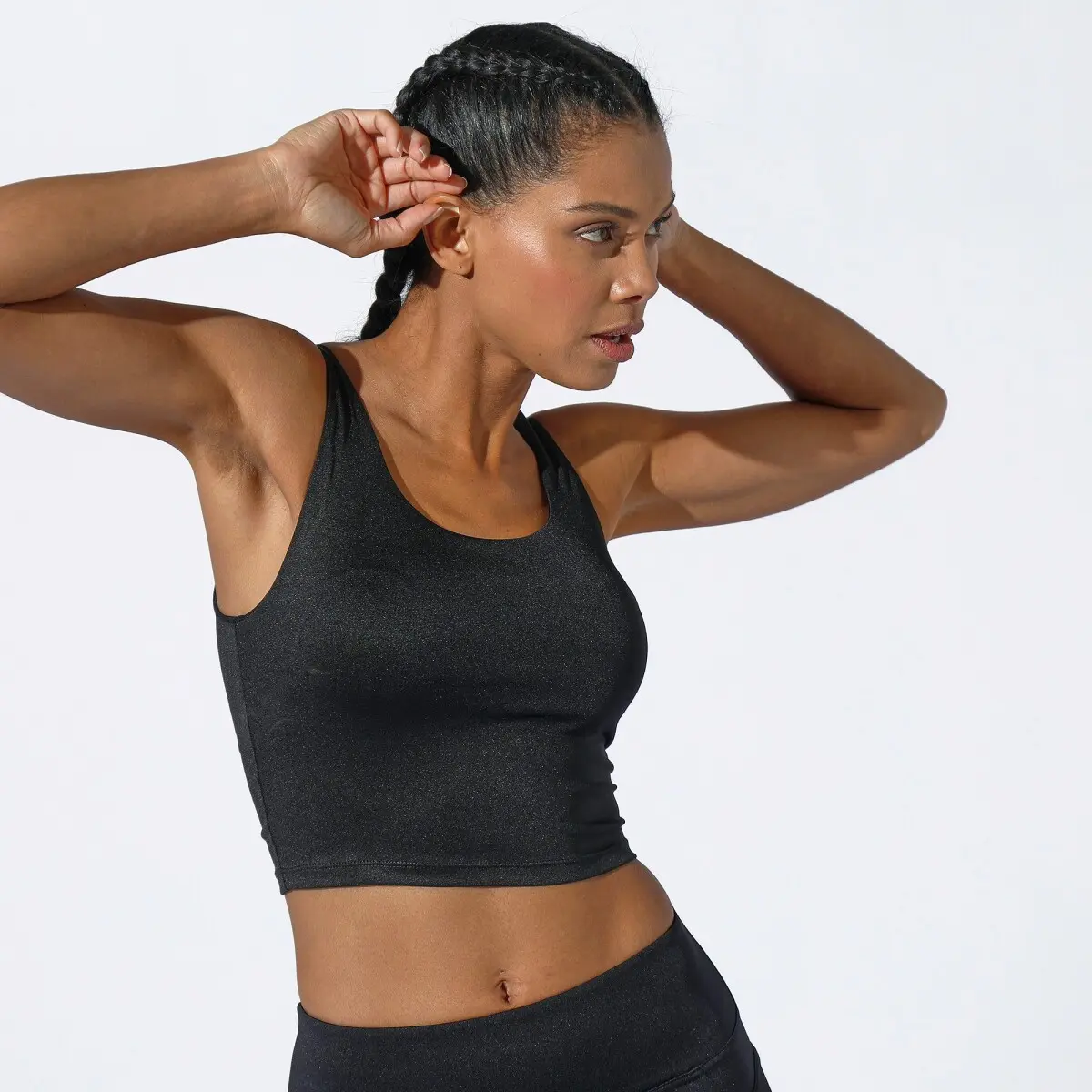 Sportovní crop top s integrovanou podprsenkou