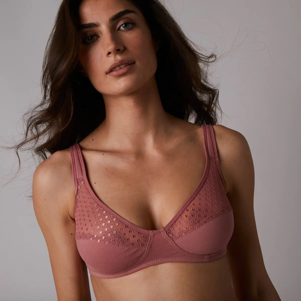 Sada 2 podprsenek Tropea zn. Confidence Lingerie® ze strečové bavlny a krajky, jednobarevná + s potiskem rostlin, bez kostic granátová+potisk černá