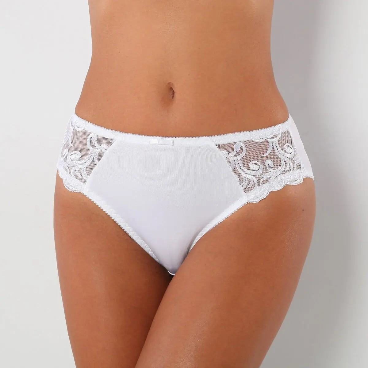 Sada 2 klasických kalhotek Sienne zn. Confidence Lingerie® z mikrovlákna a vyšívaného tylu černá/bílá 40/42