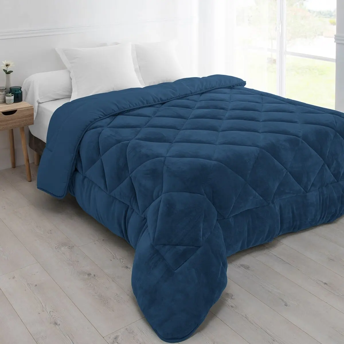Syntetická oboustranná přikrývka 600 g/m2 nám.modrá