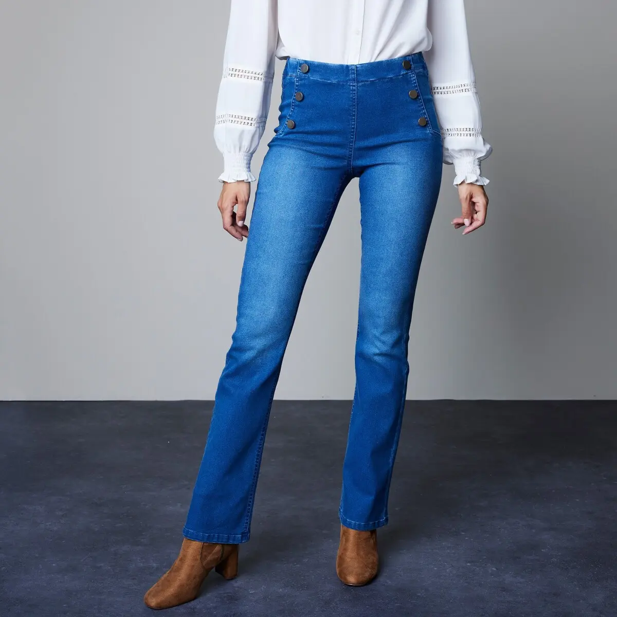 Bootcut strečové džegíny s efektem plochého bříška
