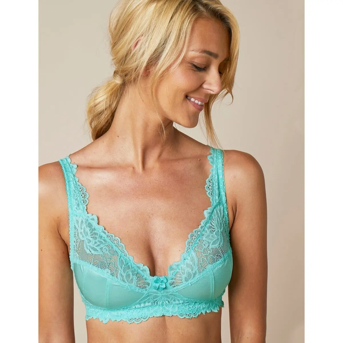 Sada 2 krajkových podprsenek Cerignola zn. Confidence Lingerie®, bez kostic malinová+bledě modrá