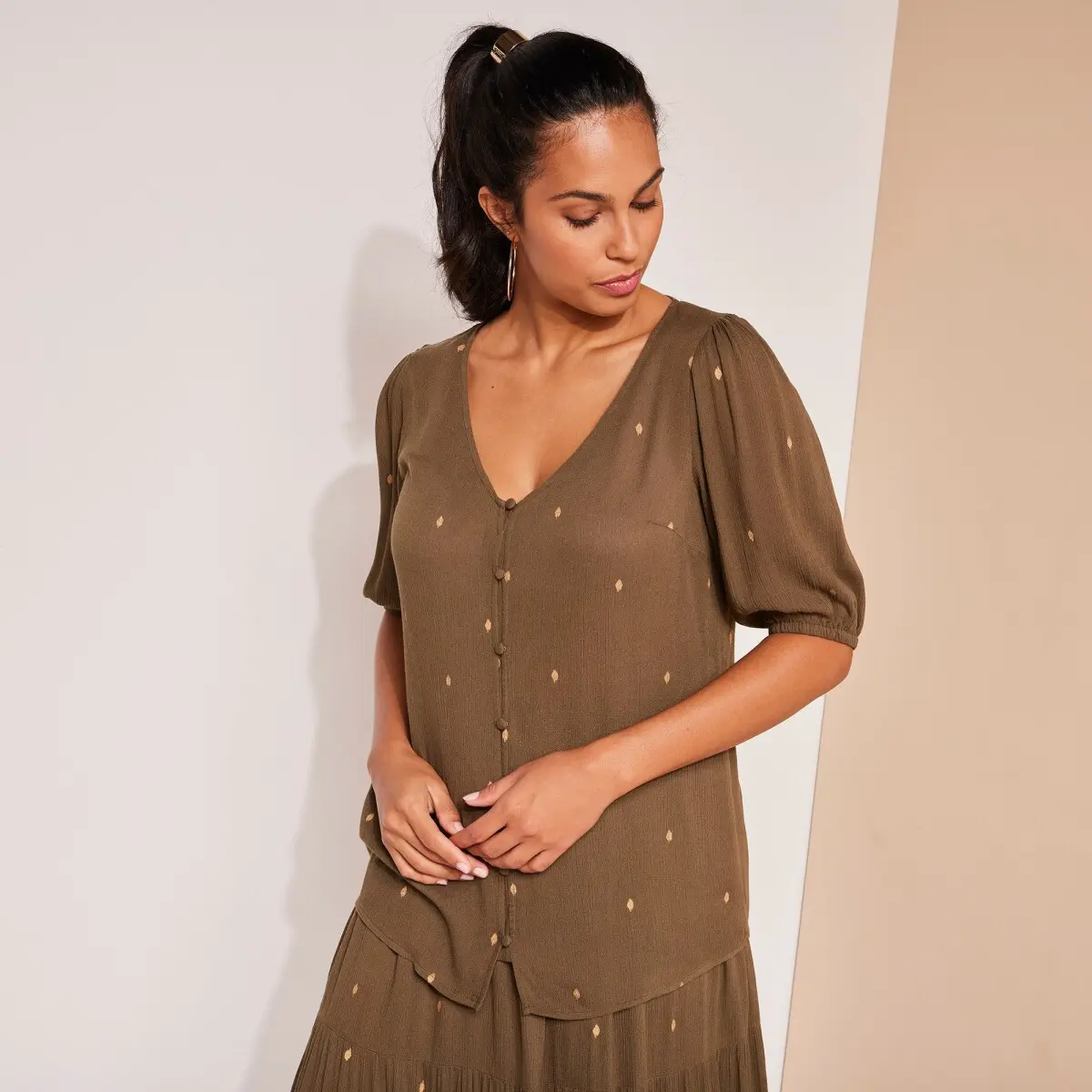Halenka na knoflíčky se zlatavým potiskem khaki/zlatá