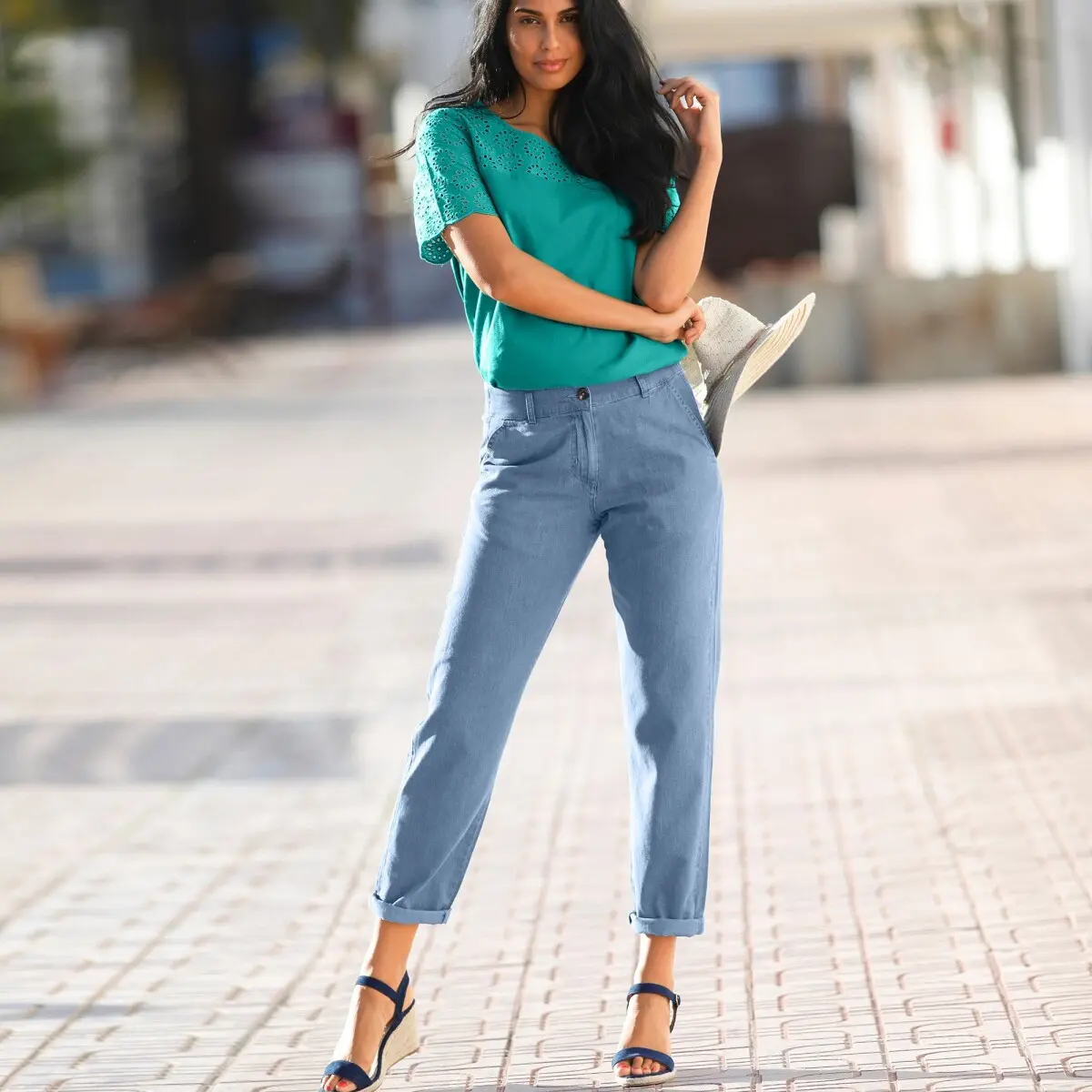 Vzdušné chino kalhoty s pružným pasem, lehký denim sepraná modrá