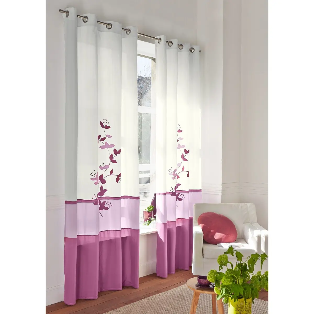 Voálová záclona s potiskem Orchidea, zakončení očky fialová 140x180 cm