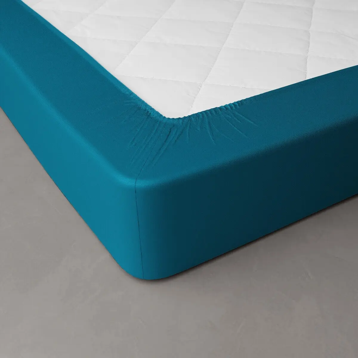 Jednobarevné perkálové napínací prostěradlo, hloubka rohů 40 cm