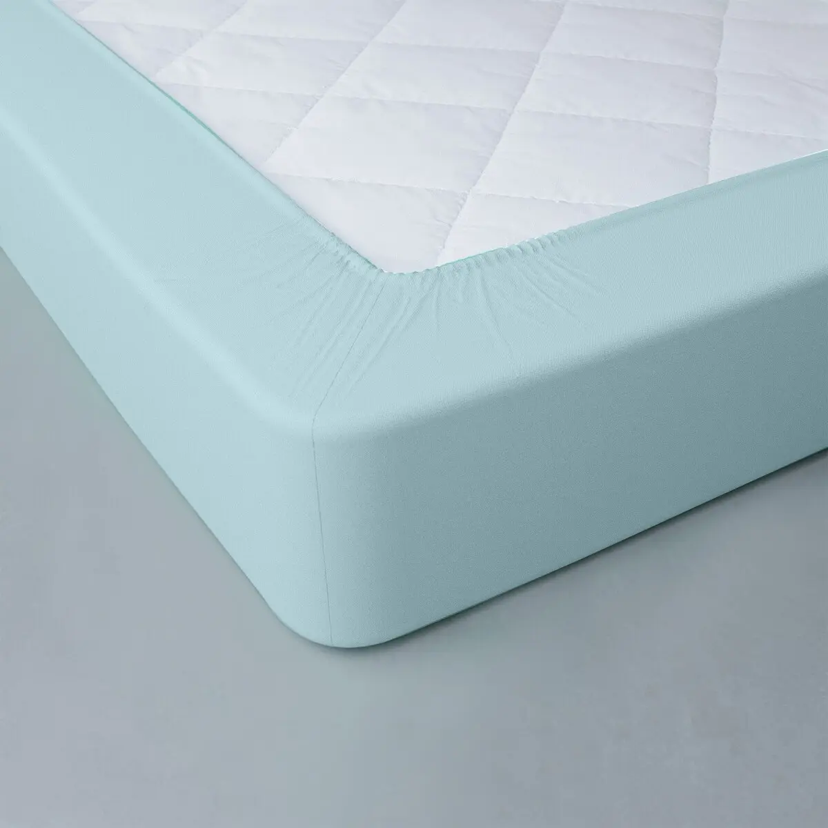 Jednobarevné napínací prostěradlo zn. Colombine® s hloubkou rohů 32 cm, z bavlny