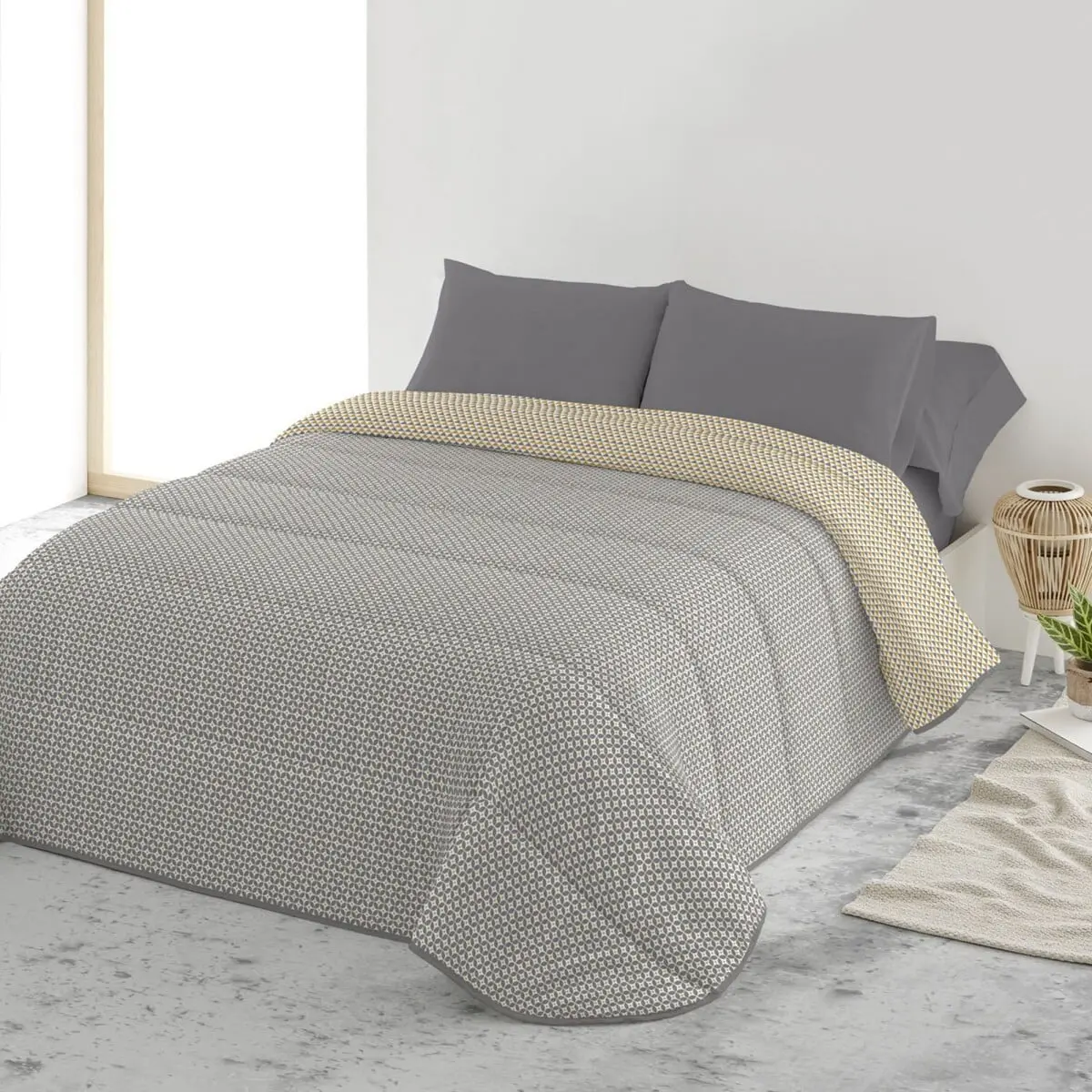 Oboustranná přikrývka z mikrovlákna s grafickým vzorem 200 g/m2 šedá/žlutá 140x200 cm