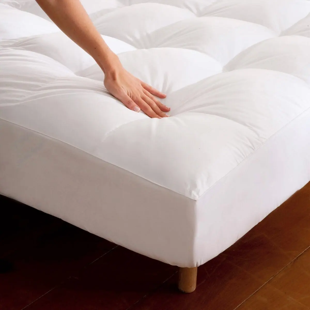 Napínací vrchní matrace z mikrogelu Colas Normand®, hloubka rohů 30 cm bílá