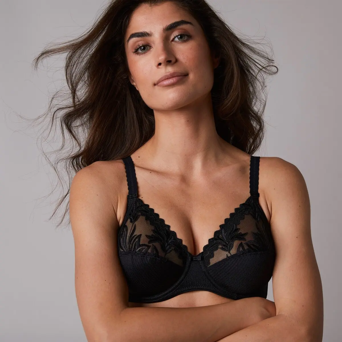 Podprsenka Amazone Chantelle®, s kosticemi černá
