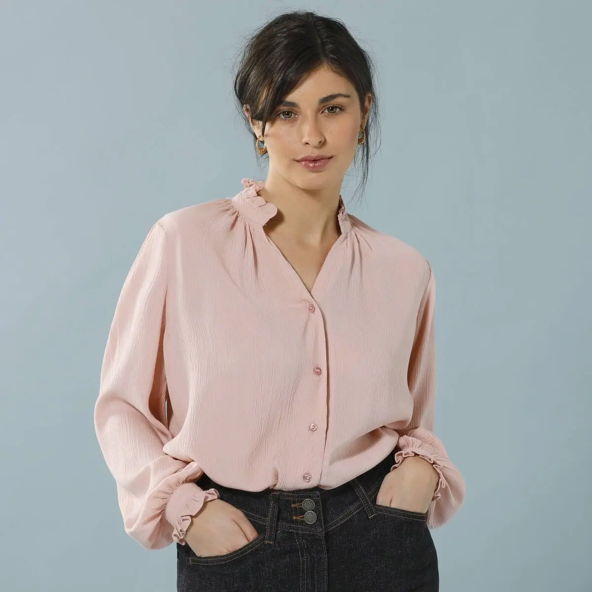 Jednobarevná kreponová halenka na knoflíčky, pro malou postavu